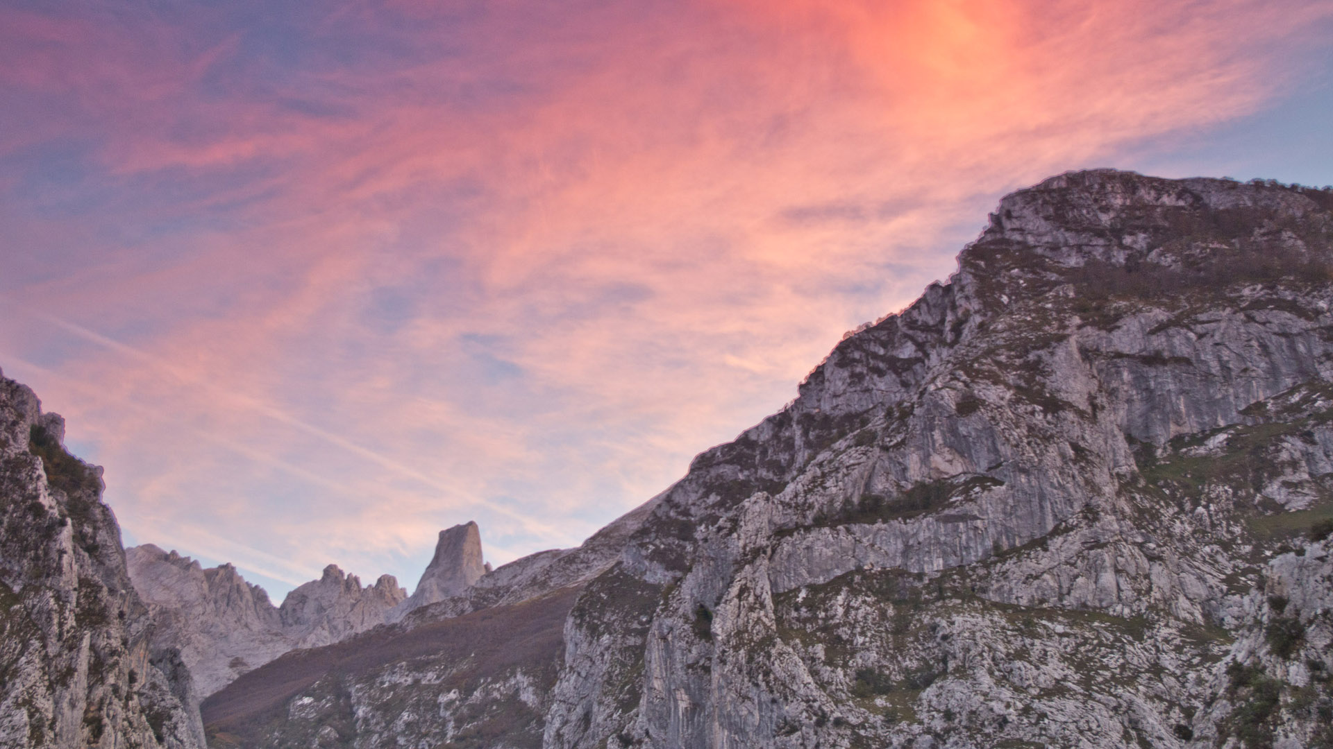 Sunset at Pico Uriellu/ Naranjo de Bulnes Picos de Europa