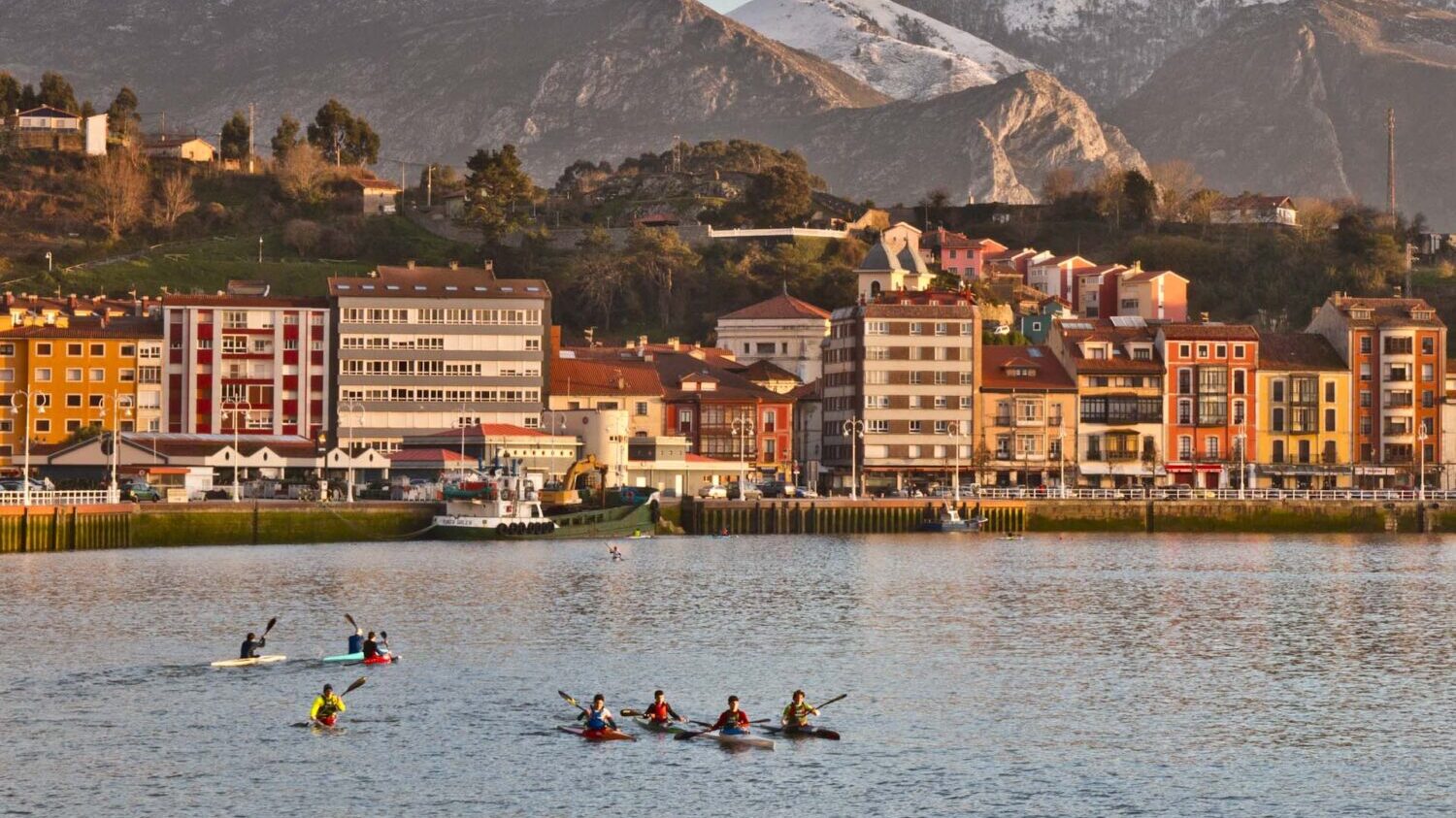 Wintery sunset with canoes at Ribadasella. Pulieru Holiday Accommodation Picos de Europa